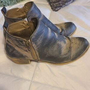 Stylish Black and Tan Ankle Boots